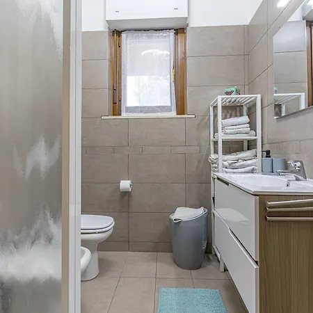 Appartement Aleph With Private Parking, Next Train Station Como