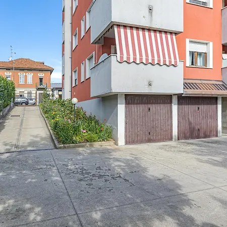 Apartamento Aleph With Private Parking, Next Train Station