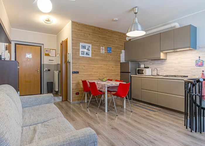 Aleph With Private Parking, Next Train Station アパート