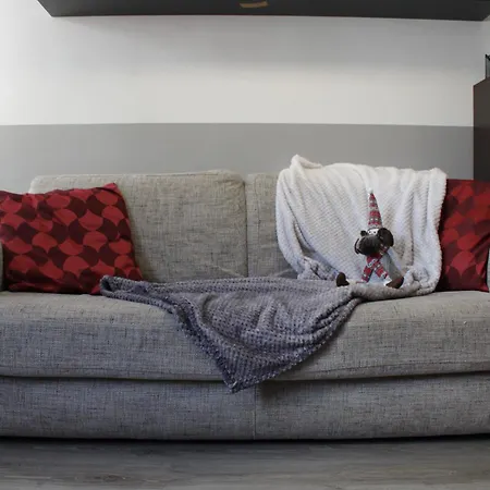 Aleph With Private Parking, Next Train Station Apartmán *