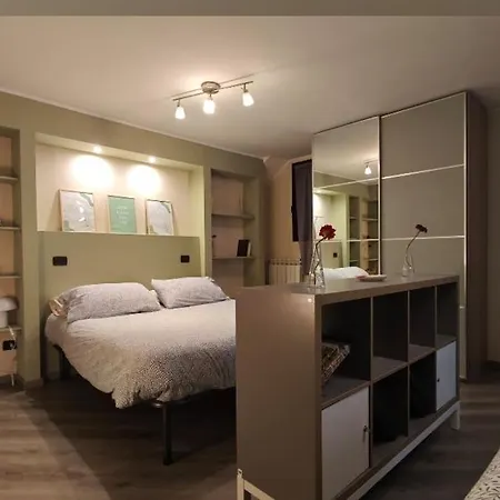 Aleph With Private Parking, Next Train Station * Como