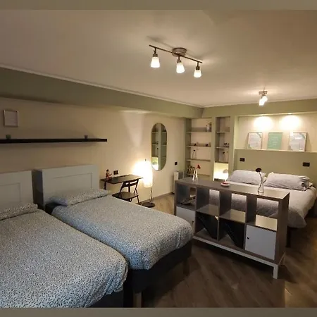 Aleph With Private Parking, Next Train Station Apartment