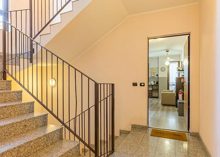 Aleph With Private Parking, Next Train Station Apartment *