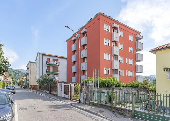 Aleph With Private Parking, Next Train Station Apartment Como